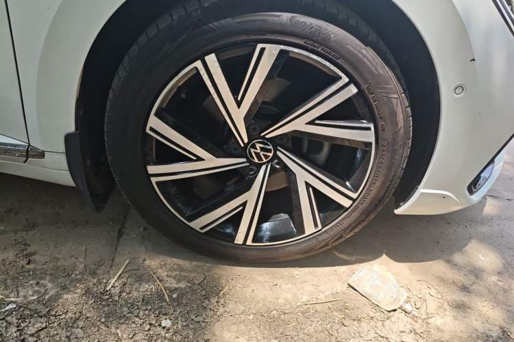 Used Volkswagen FAW-Volkswagen CC 2021 380TSI Striking Edition Right Front Wheel Hub