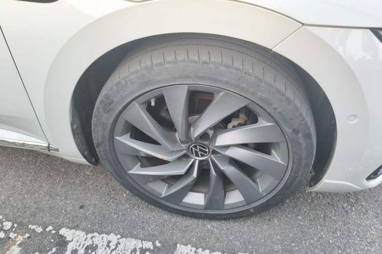 Used Volkswagen FAW-Volkswagen CC 2021 380TSI Striking Edition Right Front Wheel Hub