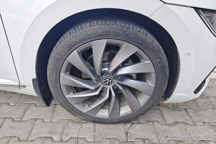 Used Volkswagen FAW-Volkswagen CC 2021 380TSI Striking Edition Right Front Wheel Hub
