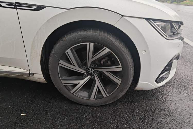 Used Volkswagen FAW-Volkswagen CC 2021 380TSI Striking Edition Right Front Wheel Hub