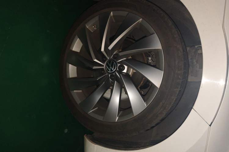 Used Volkswagen FAW-Volkswagen CC 2021 330TSI Launch Edition Right Front Wheel Hub