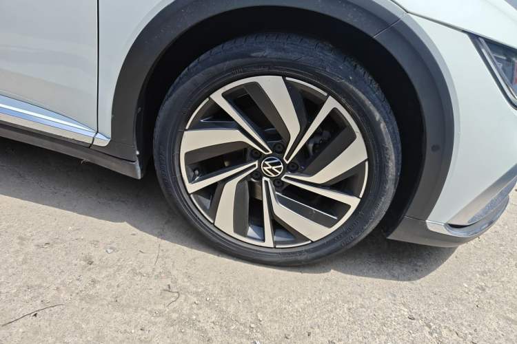 Used Volkswagen FAW-Volkswagen CC 2021 Estate Car 330TSI Hunter Vision Edition Right Front Wheel Hub