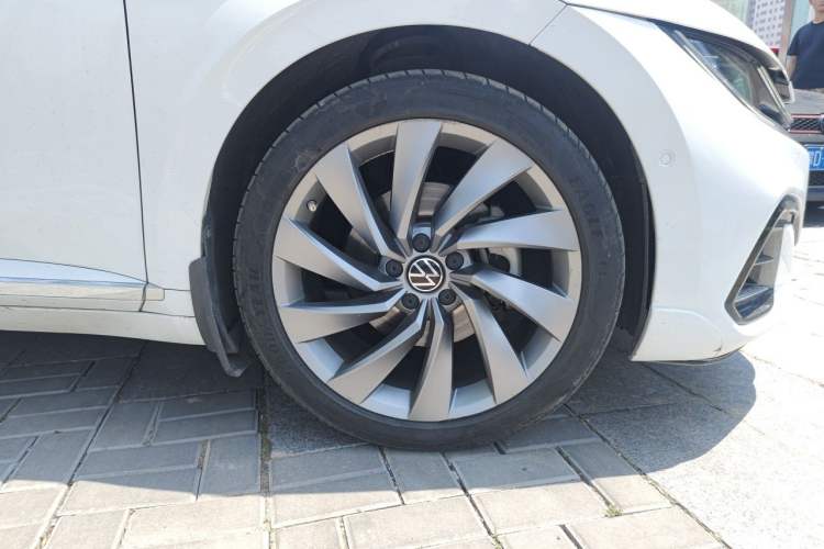 Used Volkswagen FAW-Volkswagen CC 2021 380TSI Striking Edition Right Front Wheel Hub
