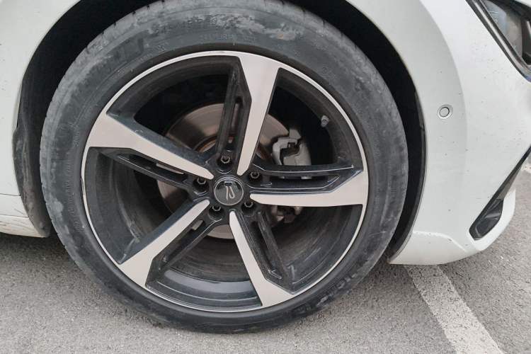 Used Volkswagen FAW-Volkswagen CC 2021 380TSI Striking Edition Right Front Wheel Hub