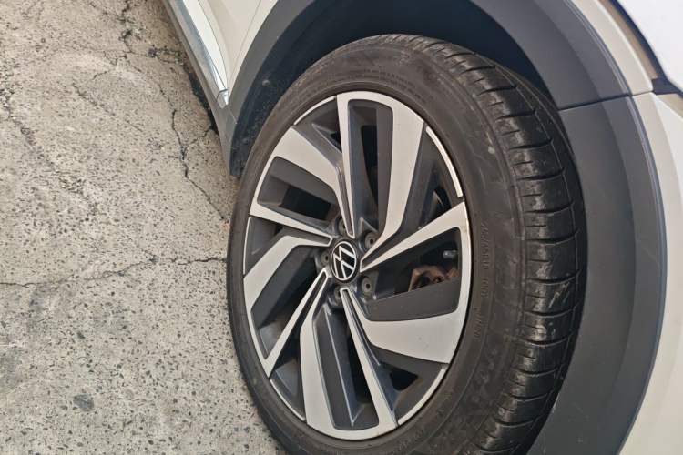 Used Volkswagen FAW-Volkswagen CC 2021 Estate Car 330TSI Hunter Vision Edition Right Front Wheel Hub