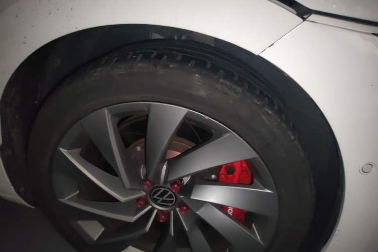 Used Volkswagen FAW-Volkswagen CC 2021 380TSI Striking Edition Right Front Wheel Hub