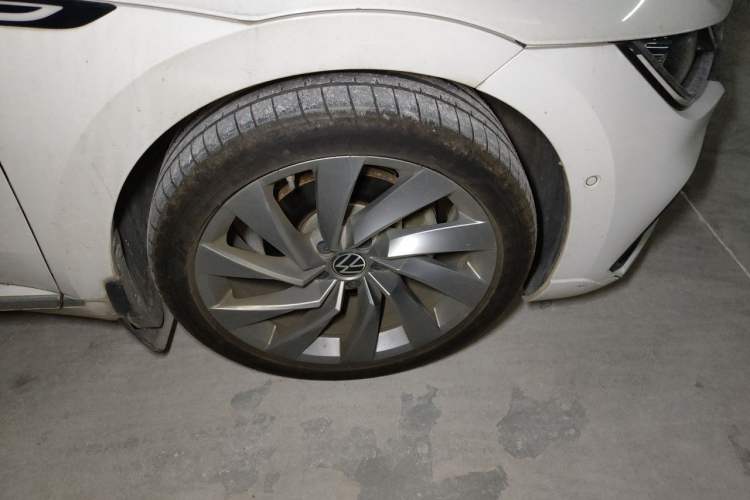 Used Volkswagen FAW-Volkswagen CC 2021 380TSI Striking Edition Right Front Wheel Hub