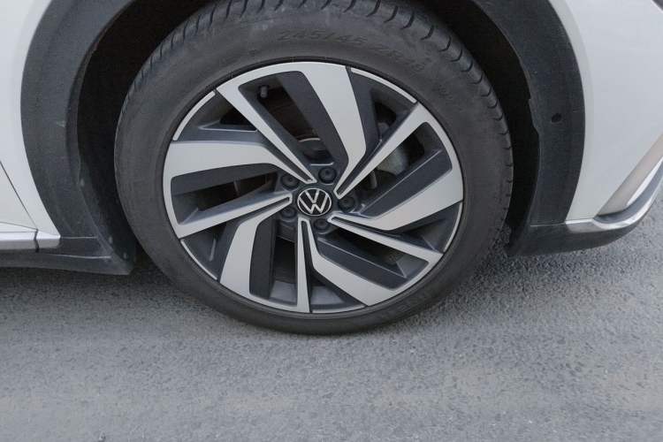 Used Volkswagen FAW-Volkswagen CC 2021 Estate Car 380TSI Vizion Edition Right Front Wheel Hub