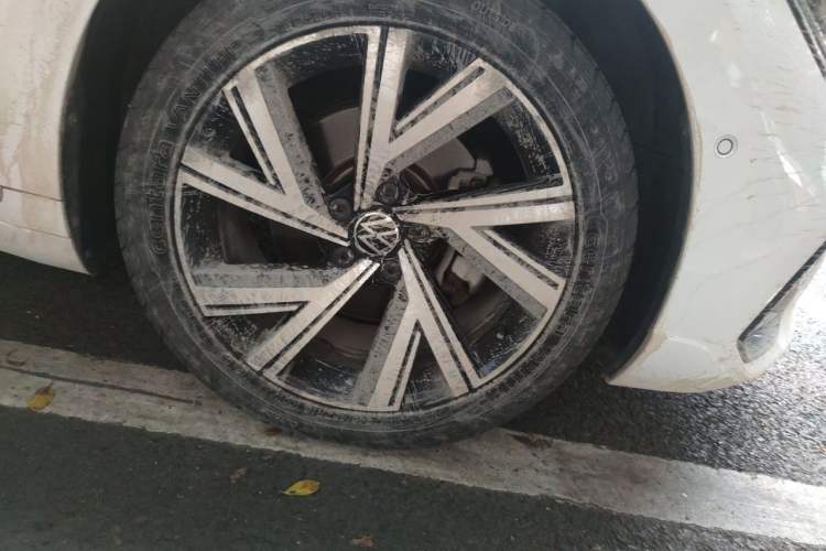 Used Volkswagen FAW-Volkswagen CC 2021 380TSI Striking Edition Right Front Wheel Hub