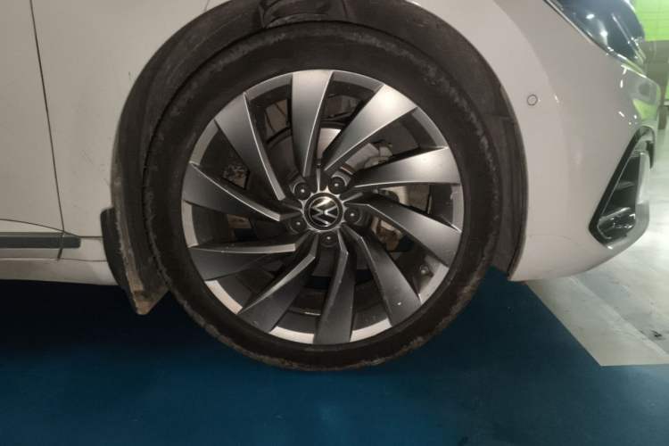 Used Volkswagen FAW-Volkswagen CC 2021 380TSI Brilliant Edition Right Front Wheel Hub