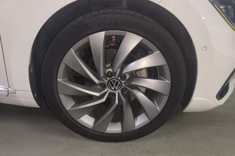 Used Volkswagen FAW-Volkswagen CC 2021 380TSI Striking Edition Right Front Wheel Hub