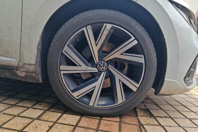 Used Volkswagen FAW-Volkswagen CC 2021 330TSI Ignite Edition Right Front Wheel Hub