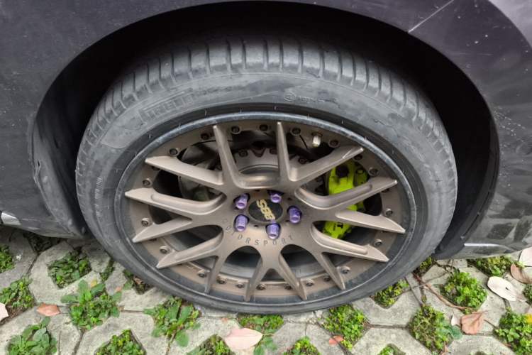 Used Volkswagen FAW-Volkswagen CC 2021 380TSI Striking Edition Right Front Wheel Hub