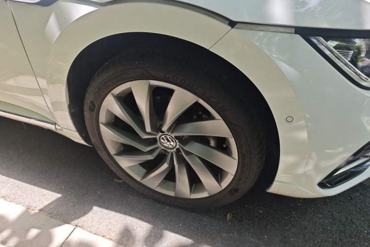Used Volkswagen FAW-Volkswagen CC 2021 380TSI Striking Edition Right Front Wheel Hub