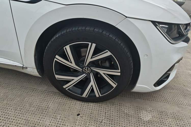 Used Volkswagen FAW-Volkswagen CC 2021 380TSI Striking Edition Right Front Wheel Hub