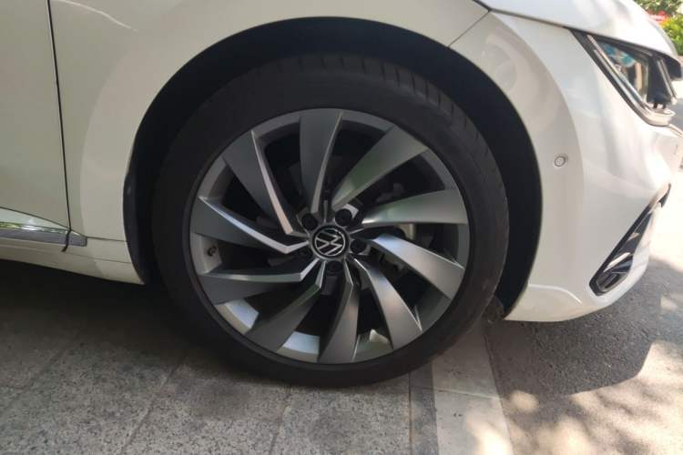 Used Volkswagen FAW-Volkswagen CC 2021 380TSI Striking Edition Right Front Wheel Hub