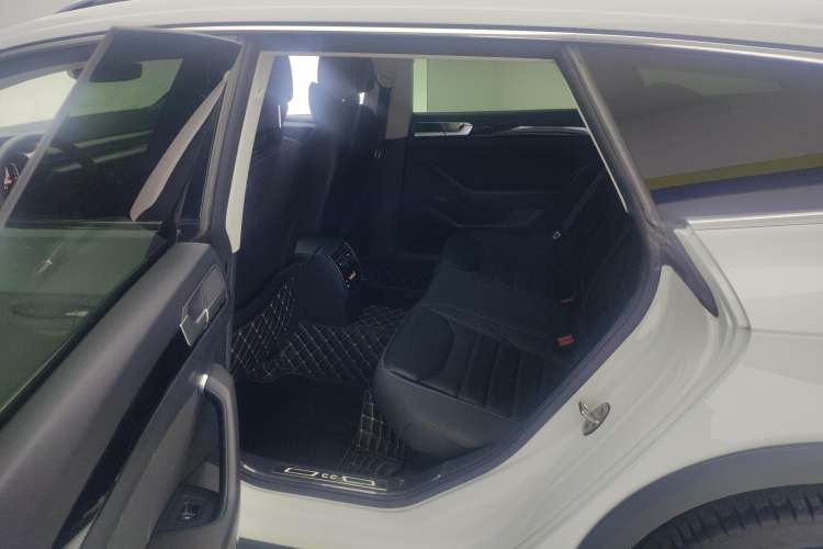 Used Volkswagen FAW-Volkswagen CC 2021 Estate Car 380TSI Vizion Edition Right Rear Seat