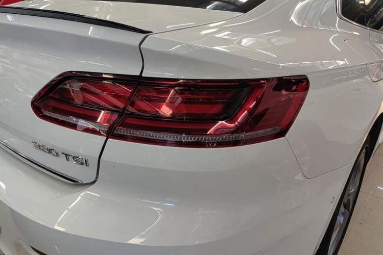 Used Volkswagen FAW-Volkswagen CC 2021 380TSI Striking Edition Right Rear Taillight