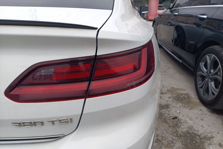 Used Volkswagen FAW-Volkswagen CC 2021 380TSI Striking Edition Right Rear Taillight