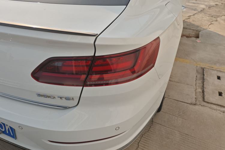 Used Volkswagen FAW-Volkswagen CC 2021 380TSI Striking Edition Right Rear Taillight