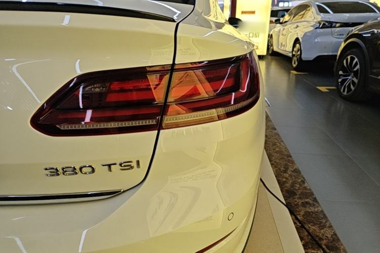 Used Volkswagen FAW-Volkswagen CC 2021 380TSI Striking Edition Right Rear Taillight