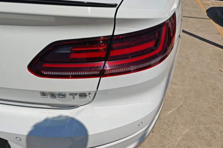 Used Volkswagen FAW-Volkswagen CC 2021 330TSI Ignite Edition Right Rear Taillight