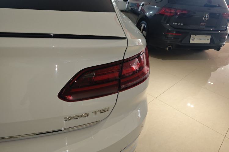 Used Volkswagen FAW-Volkswagen CC 2021 380TSI Striking Edition Right Rear Taillight