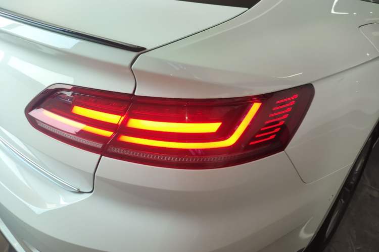 Used Volkswagen FAW-Volkswagen CC 2021 380TSI Striking Edition Right Rear Taillight