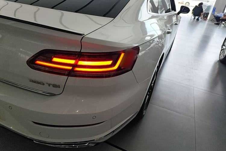 Used Volkswagen FAW-Volkswagen CC 2021 380TSI Striking Edition Right Rear Taillight
