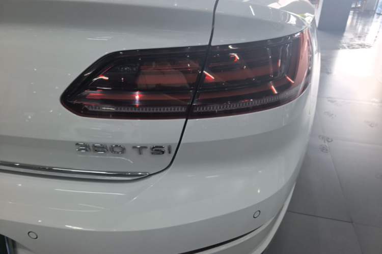Used Volkswagen FAW-Volkswagen CC 2021 380TSI Striking Edition Right Rear Taillight
