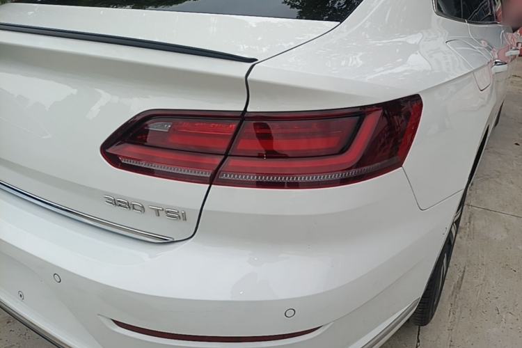 Used Volkswagen FAW-Volkswagen CC 2021 380TSI Striking Edition Right Rear Taillight