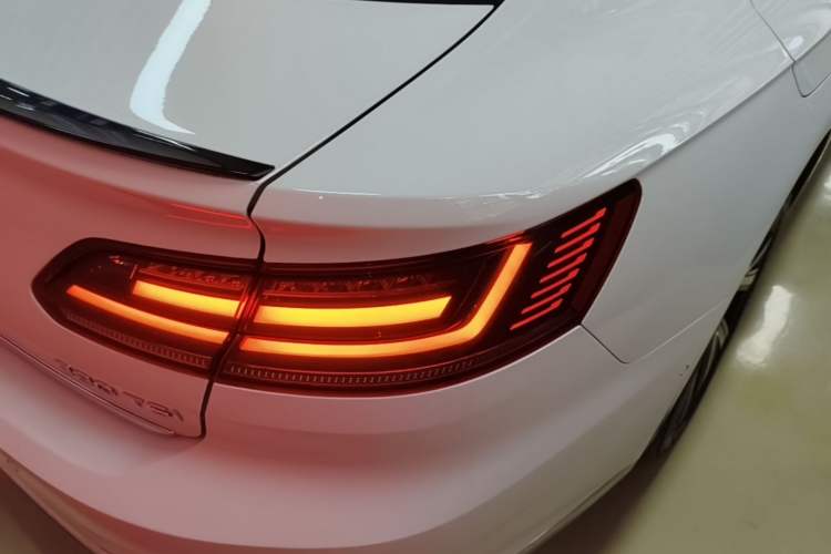 Used Volkswagen FAW-Volkswagen CC 2021 380TSI Striking Edition Right Rear Taillight