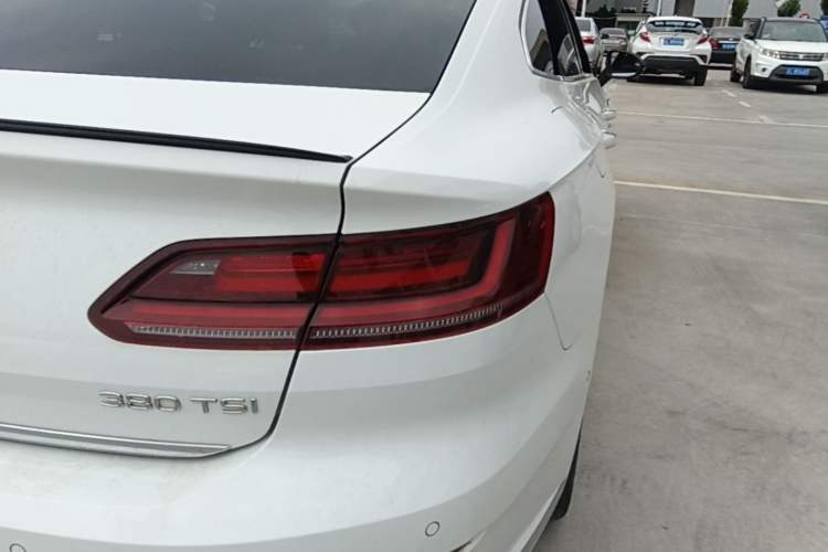 Used Volkswagen FAW-Volkswagen CC 2021 380TSI Striking Edition Right Rear Taillight