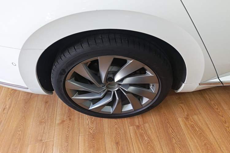 Used Volkswagen FAW-Volkswagen CC 2021 380TSI Striking Edition Right Rear Wheel Hub
