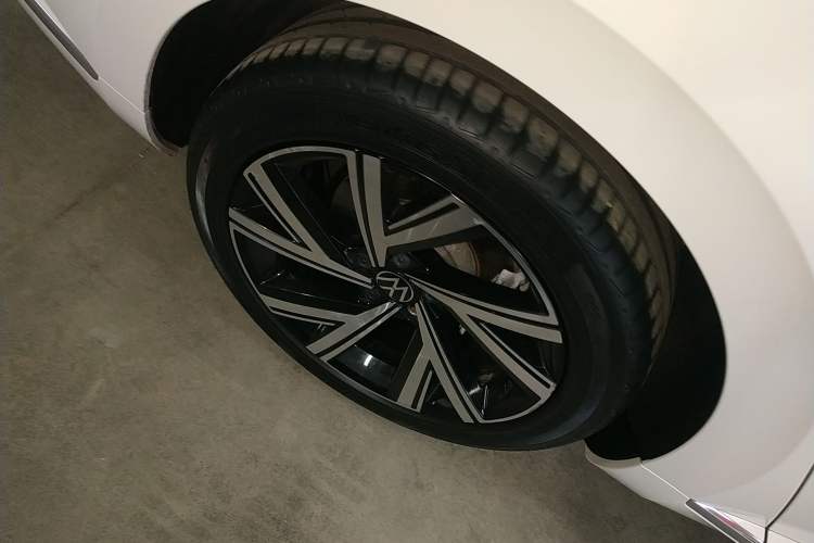 Used Volkswagen FAW-Volkswagen CC 2021 380TSI Striking Edition 30th Anniversary Model Right Rear Wheel Hub