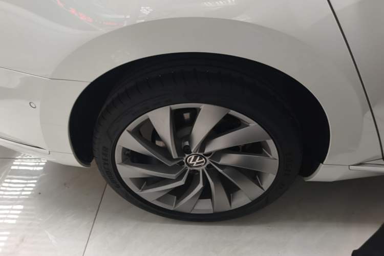 Used Volkswagen FAW-Volkswagen CC 2021 380TSI Striking Edition Right Rear Wheel Hub