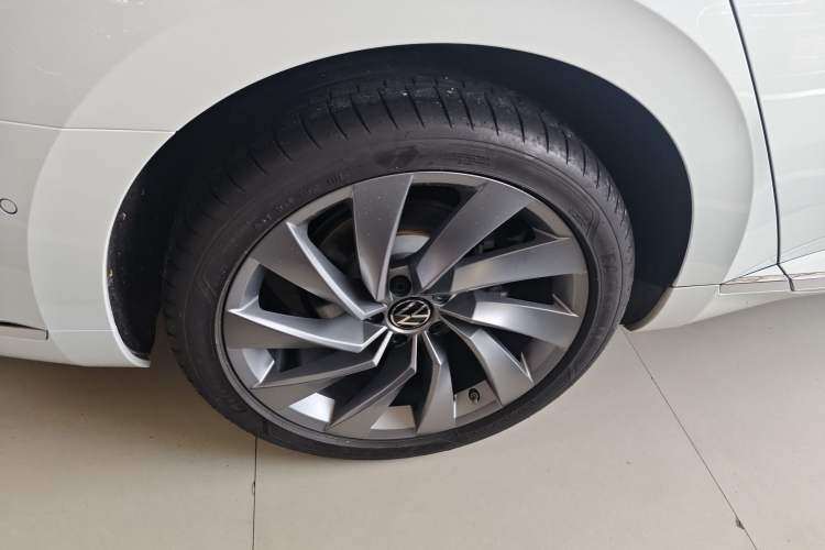 Used Volkswagen FAW-Volkswagen CC 2021 380TSI Striking Edition Right Rear Wheel Hub