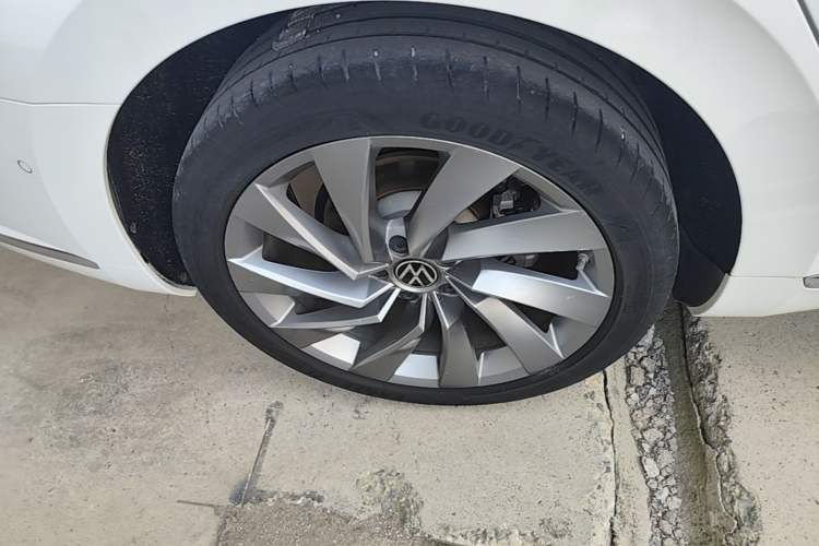 Used Volkswagen FAW-Volkswagen CC 2021 380TSI Striking Edition Right Rear Wheel Hub