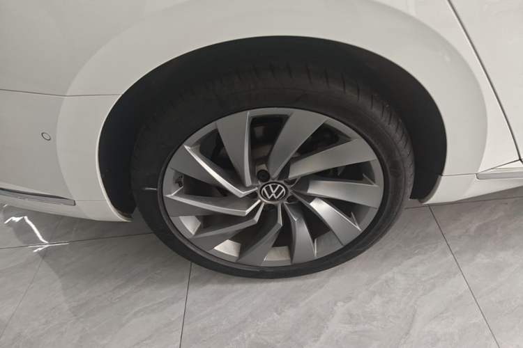 Used Volkswagen FAW-Volkswagen CC 2021 380TSI Striking Edition Right Rear Wheel Hub