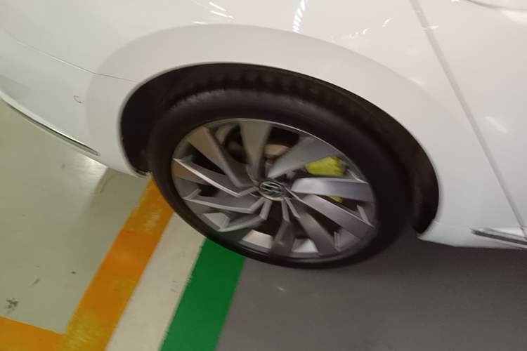 Used Volkswagen FAW-Volkswagen CC 2021 380TSI Striking Edition Right Rear Wheel Hub