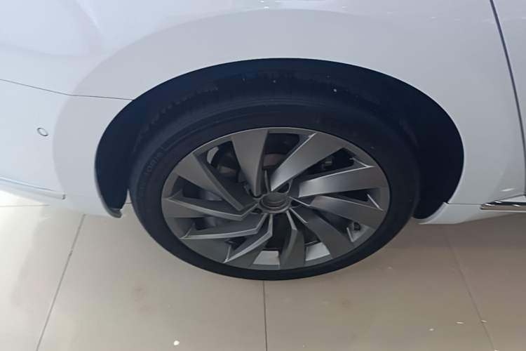 Used Volkswagen FAW-Volkswagen CC 2021 380TSI Striking Edition Right Rear Wheel Hub