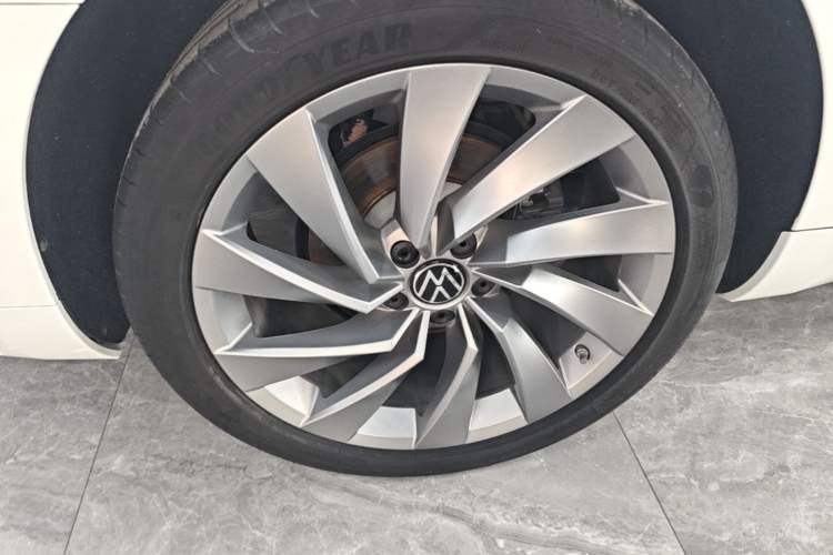 Used Volkswagen FAW-Volkswagen CC 2021 380TSI Striking Edition Right Rear Wheel Hub