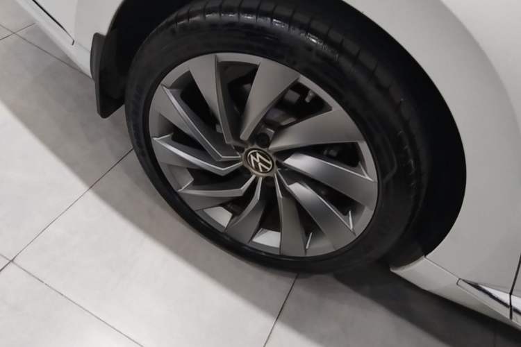 Used Volkswagen FAW-Volkswagen CC 2021 380TSI Brilliant Edition Right Rear Wheel Hub