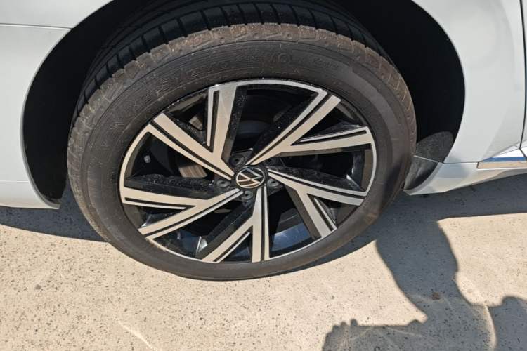 Used Volkswagen FAW-Volkswagen CC 2021 330TSI Ignite Edition Right Rear Wheel Hub