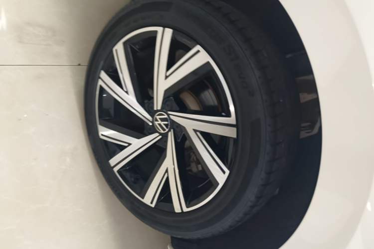 Used Volkswagen FAW-Volkswagen CC 2021 380TSI Striking Edition Right Rear Wheel Hub