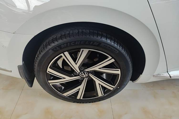 Used Volkswagen FAW-Volkswagen CC 2021 380TSI Striking Edition Right Rear Wheel Hub
