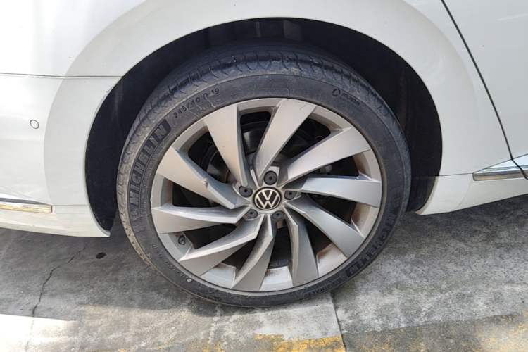 Used Volkswagen FAW-Volkswagen CC 2021 380TSI Striking Edition Right Rear Wheel Hub