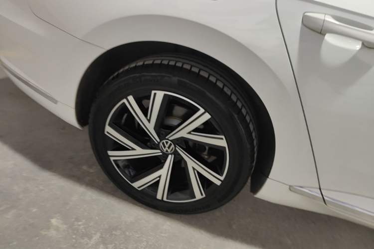 Used Volkswagen FAW-Volkswagen CC 2021 330TSI Ignite Edition Right Rear Wheel Hub