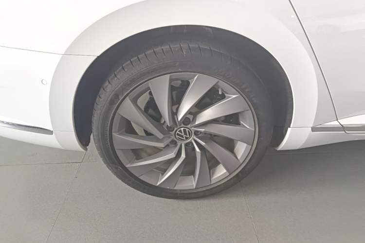 Used Volkswagen FAW-Volkswagen CC 2021 380TSI Striking Edition Right Rear Wheel Hub