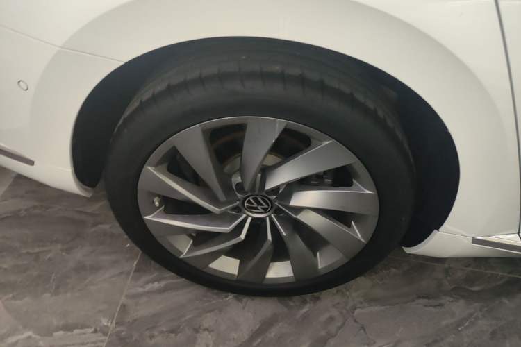 Used Volkswagen FAW-Volkswagen CC 2021 380TSI Striking Edition Right Rear Wheel Hub